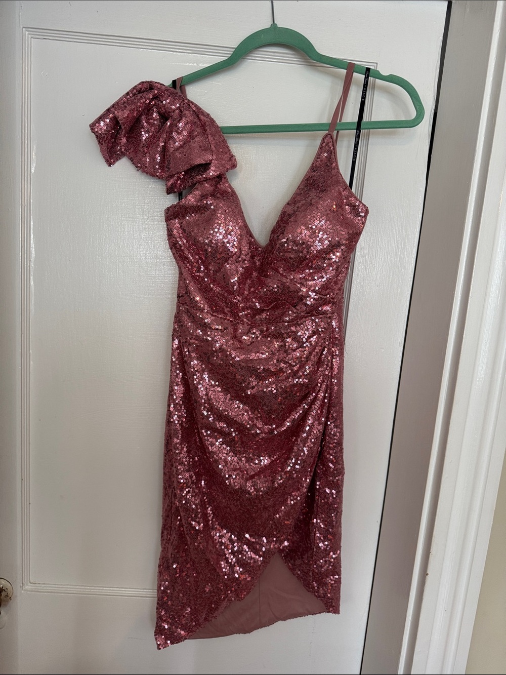 Pnina Tornai Rose One-Shoulder Sequin Cocktail Dress